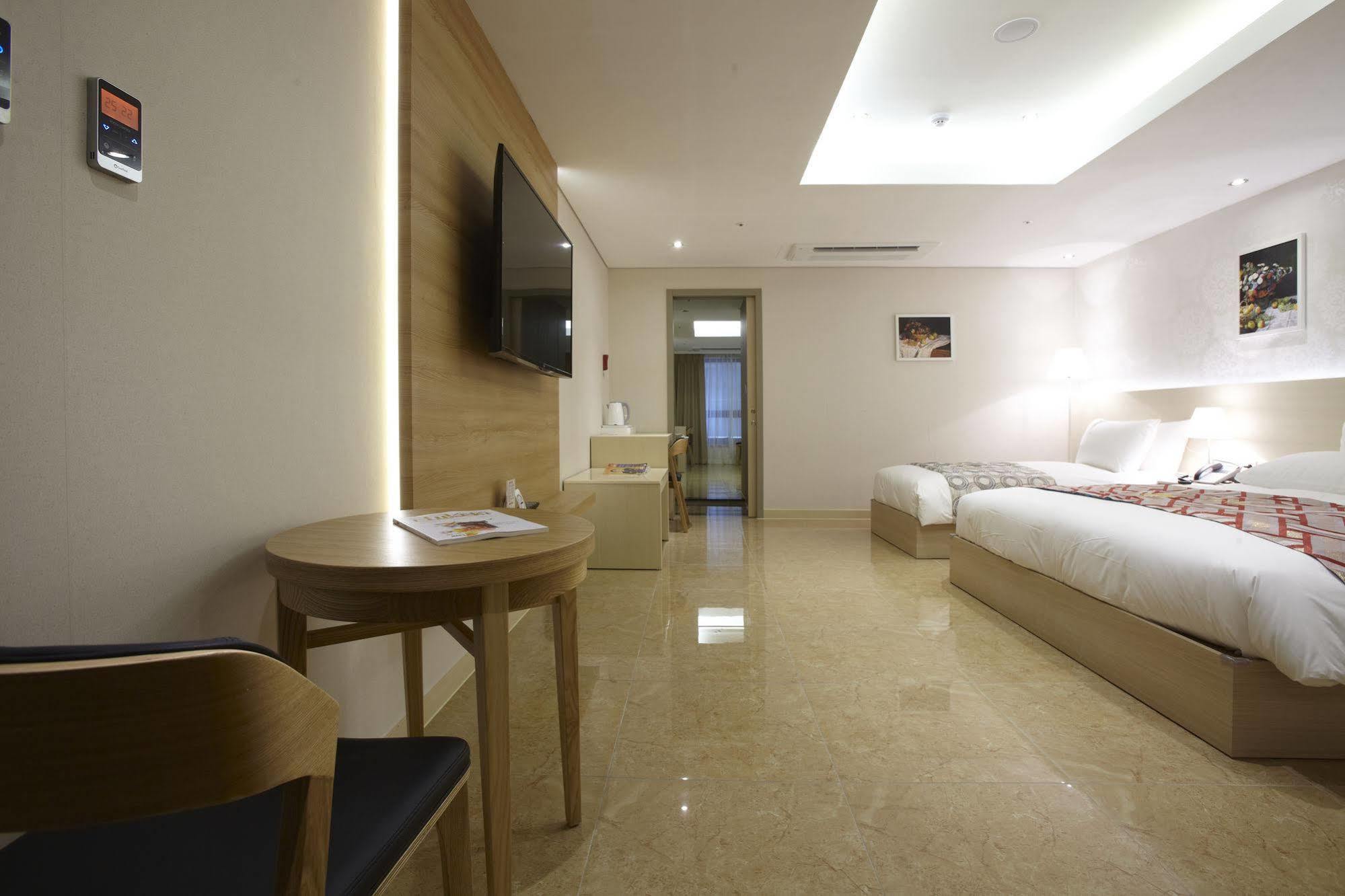 Hotel Sopra Incheon Cheongna Екстер'єр фото